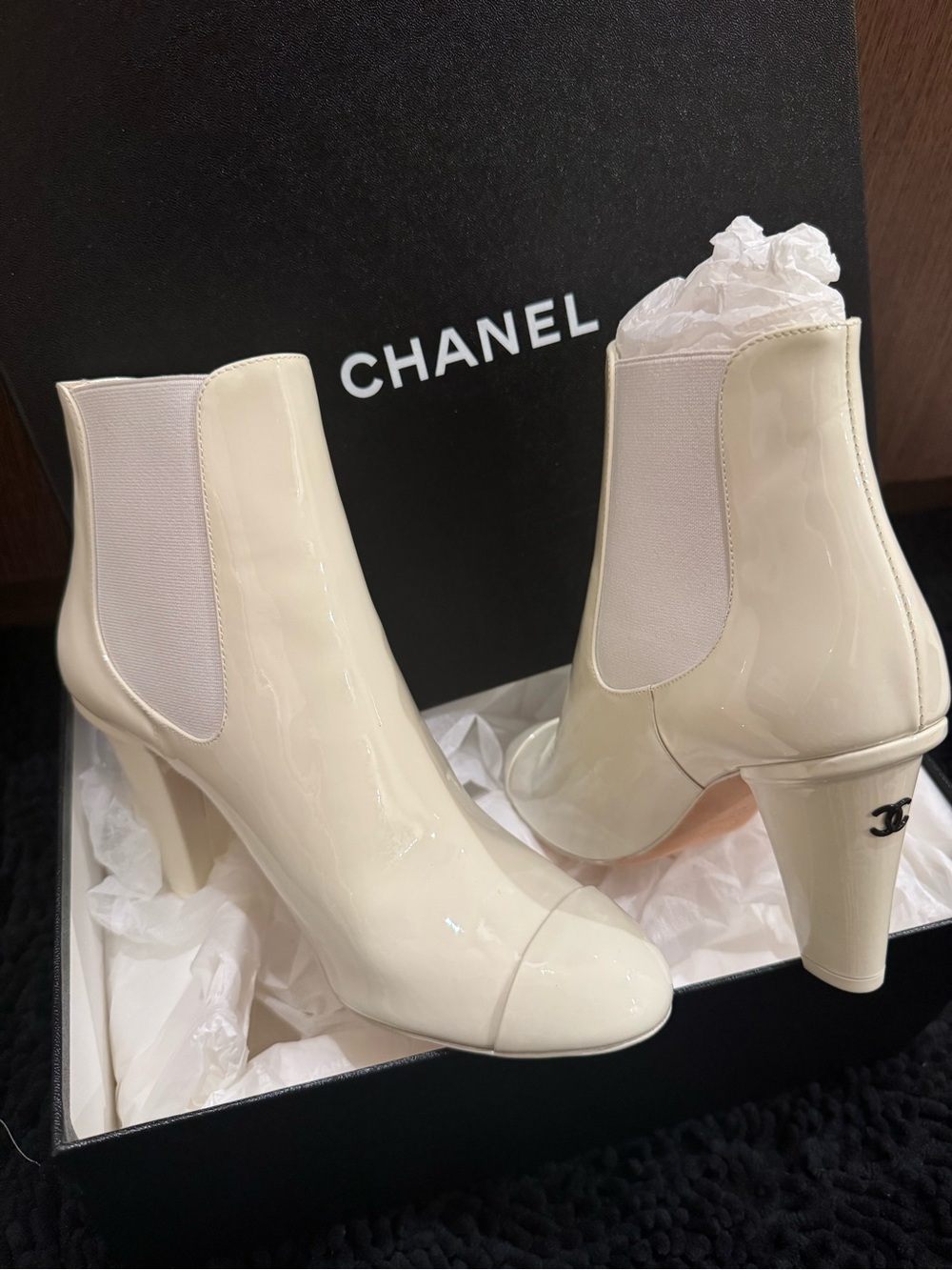 CHANEL Cream Patent Leather Ankle Booties with CC Heel - Picture 2 of 2